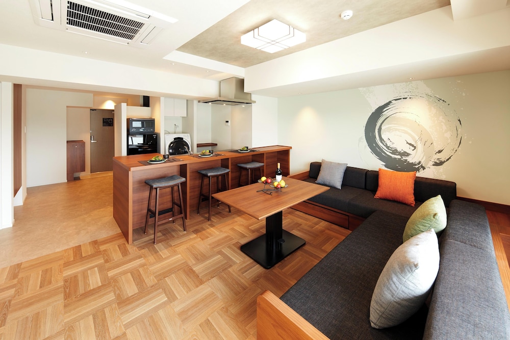 MONDAY APART PREMIUM 浅草 東京