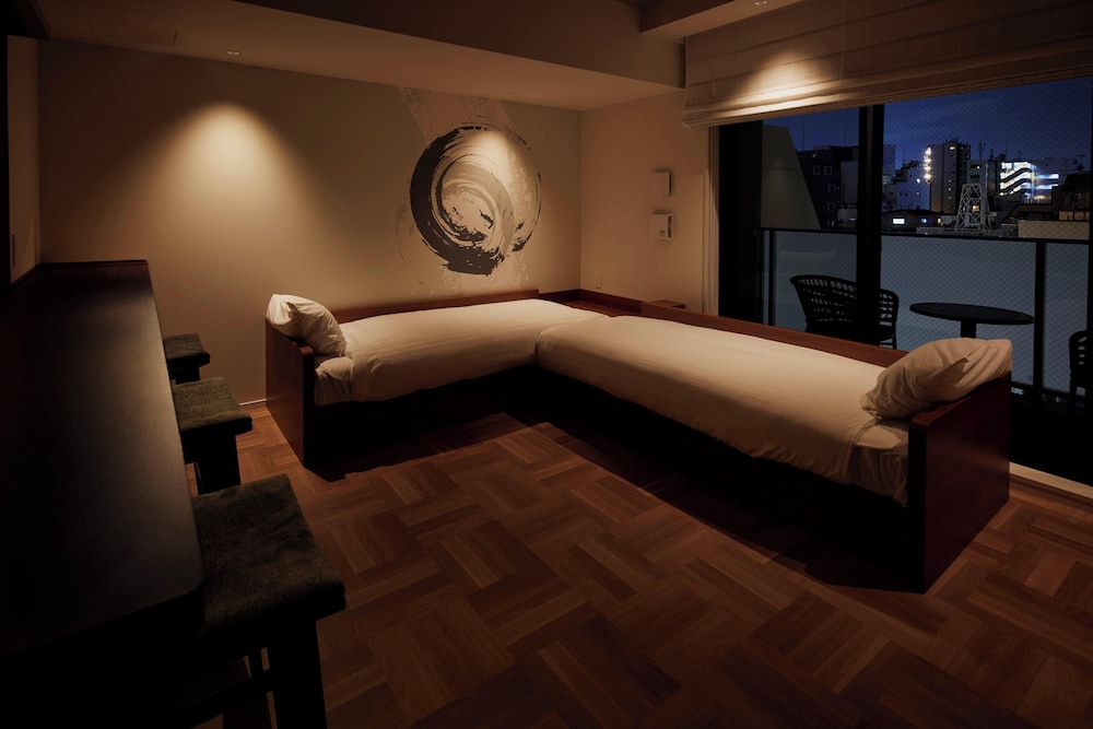 MONDAY APART PREMIUM 浅草 東京