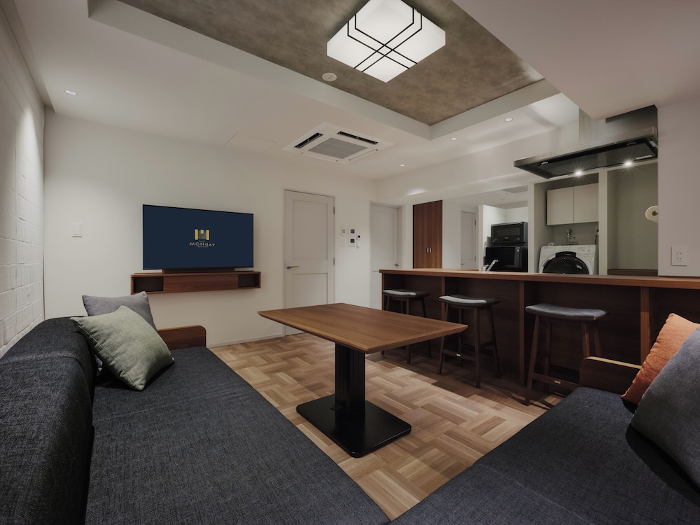 MONDAY APART PREMIUM 浅草 東京