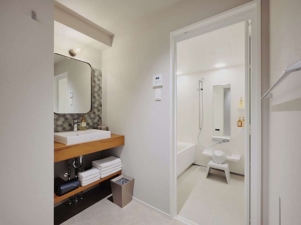 MONDAY APART PREMIUM 浅草 東京