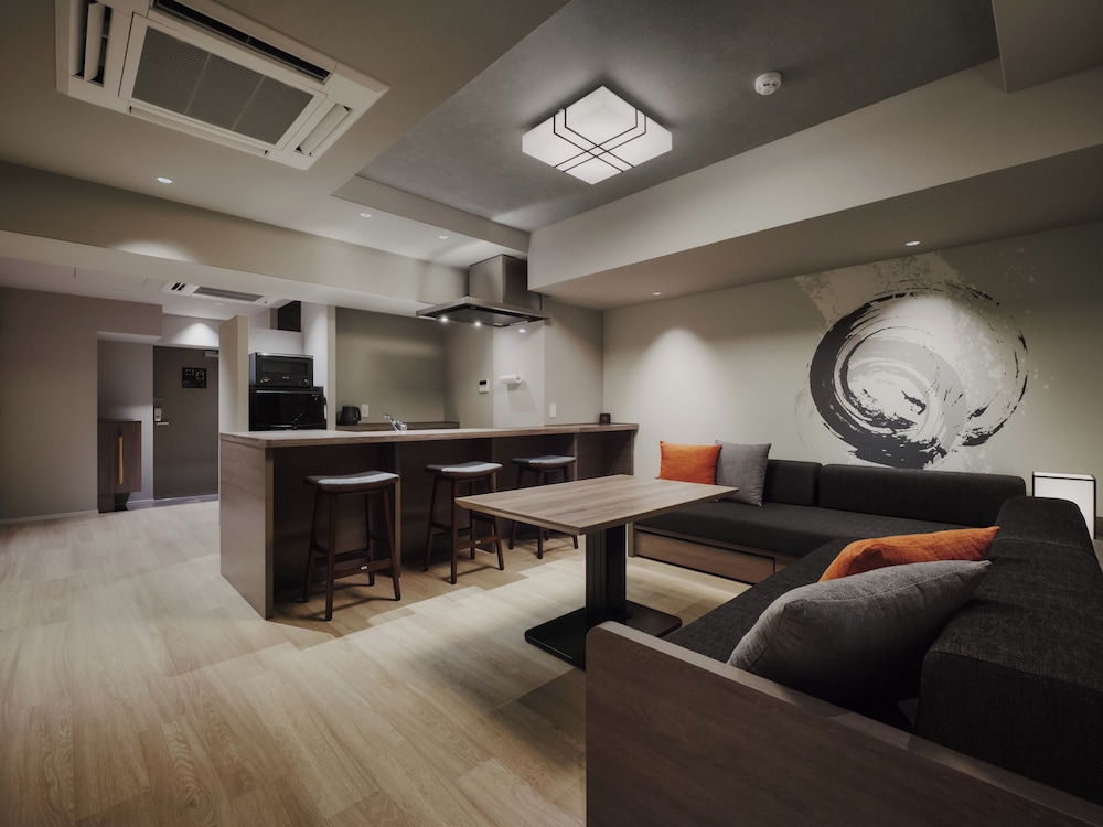 MONDAY APART PREMIUM 浅草 東京