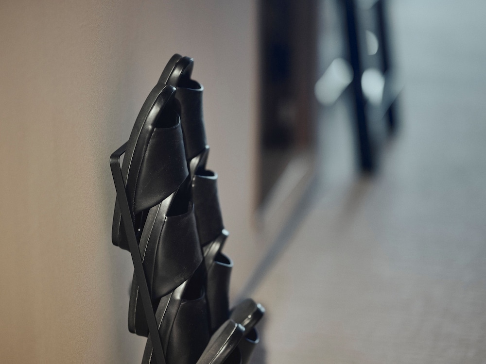 ILLI ENU YOTSUYA 東京