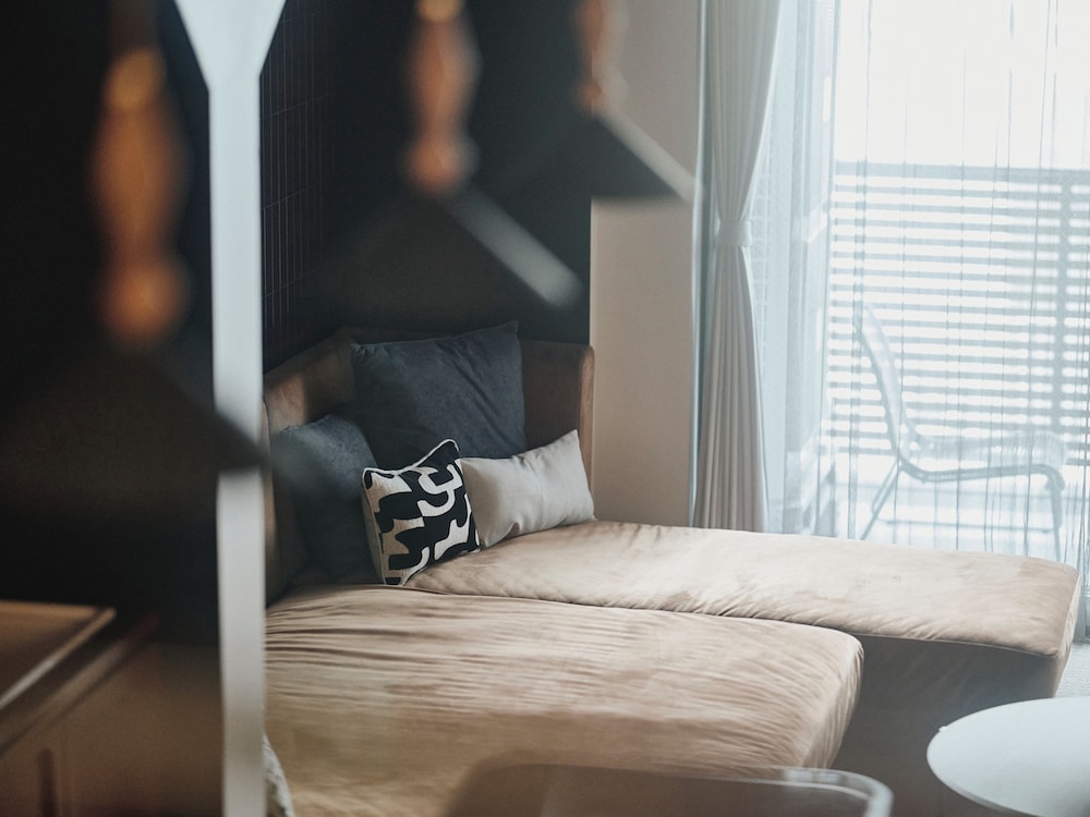 ILLI ENU YOTSUYA 東京