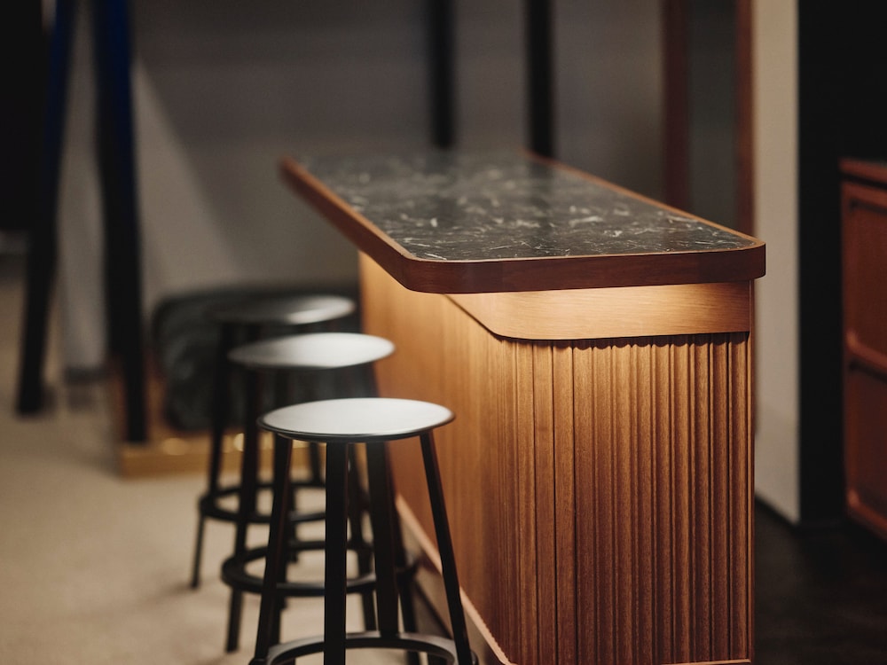 ILLI ENU YOTSUYA 東京