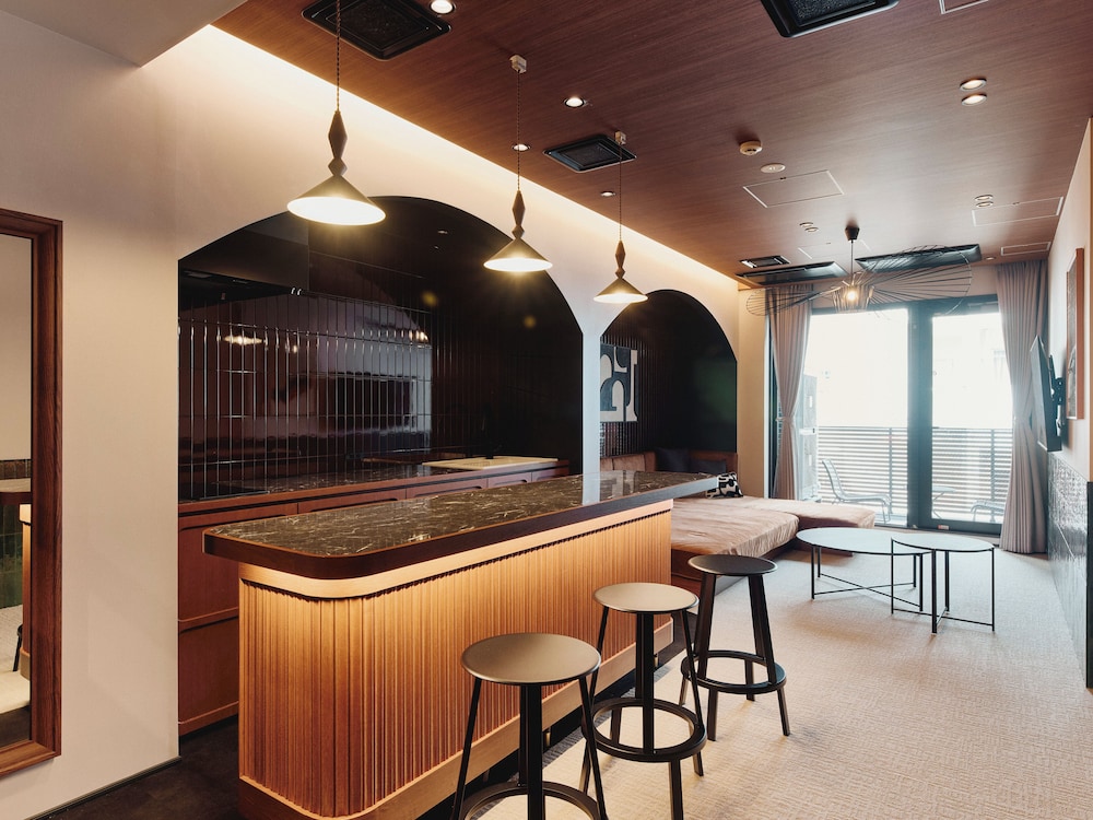 ILLI ENU YOTSUYA 東京