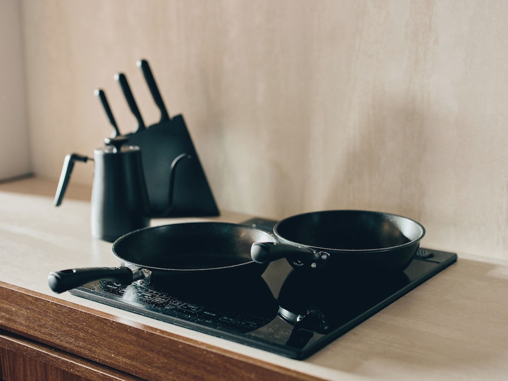 ILLI ENU YOTSUYA 東京