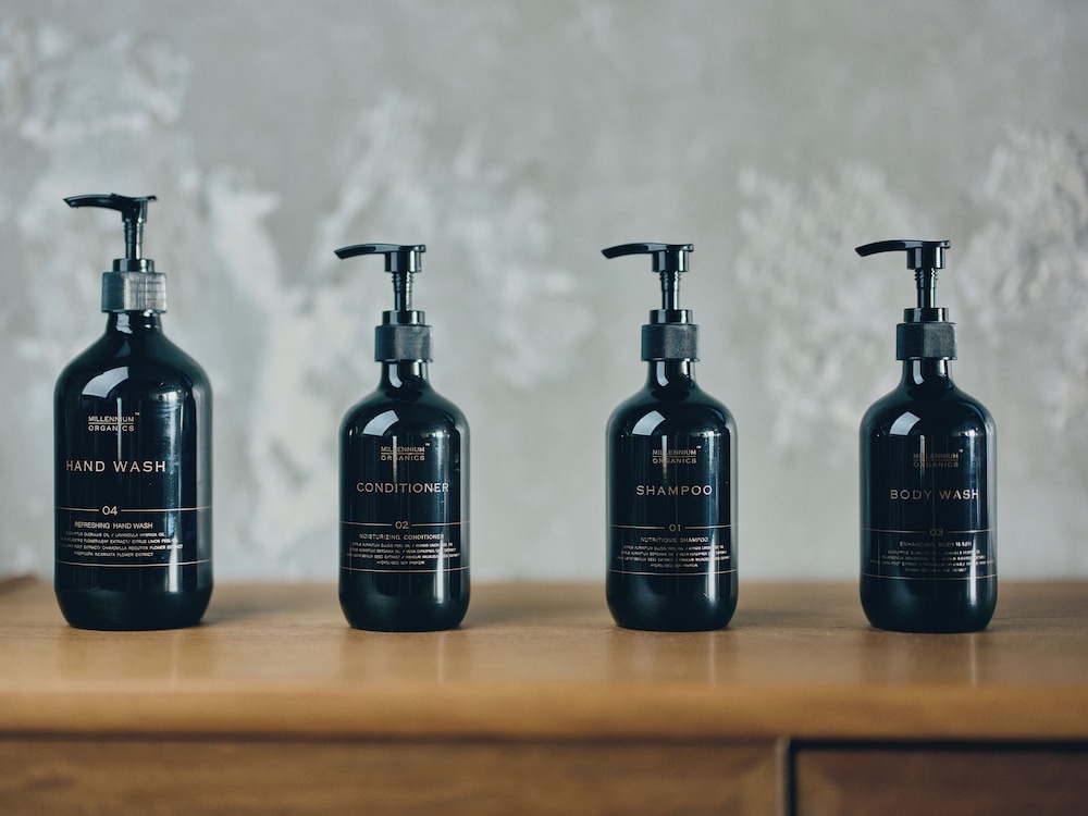 ILLI ENU YOTSUYA 東京