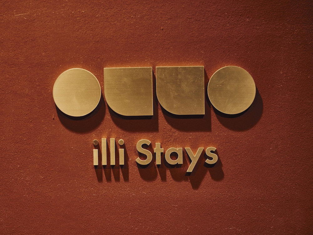 ILLI ENU YOTSUYA 東京