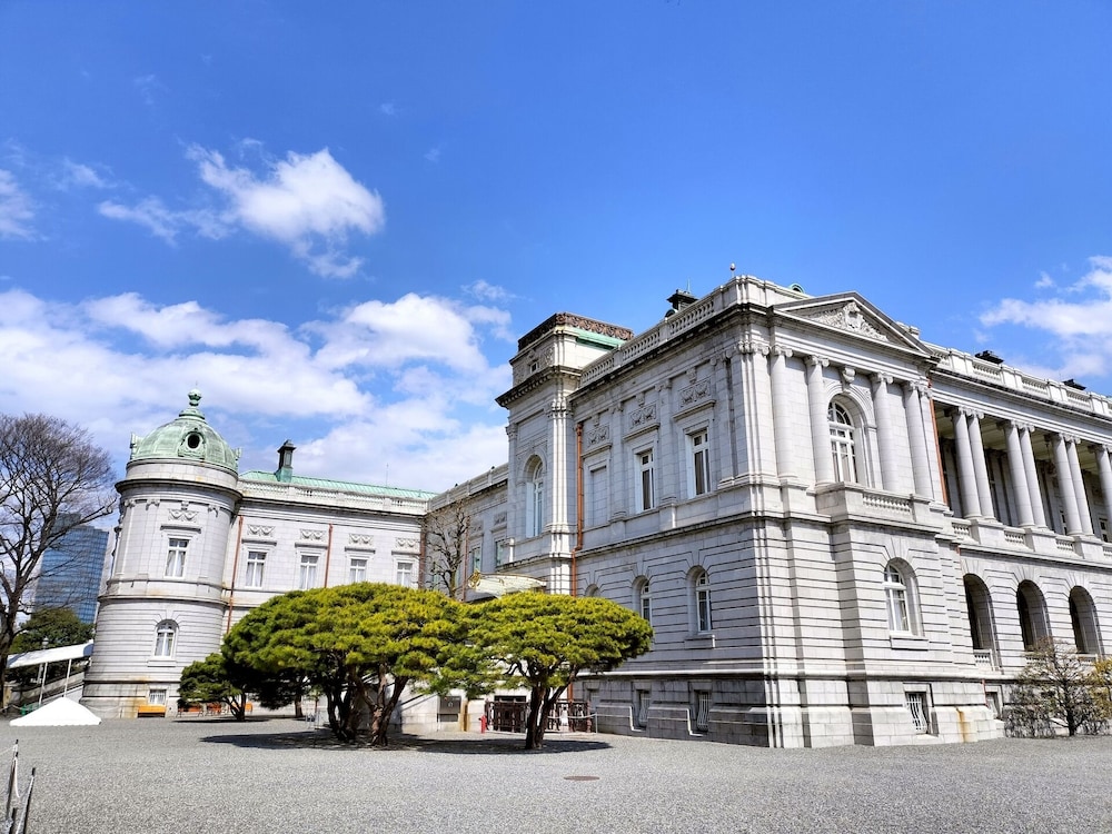 ILLI ENU YOTSUYA 東京