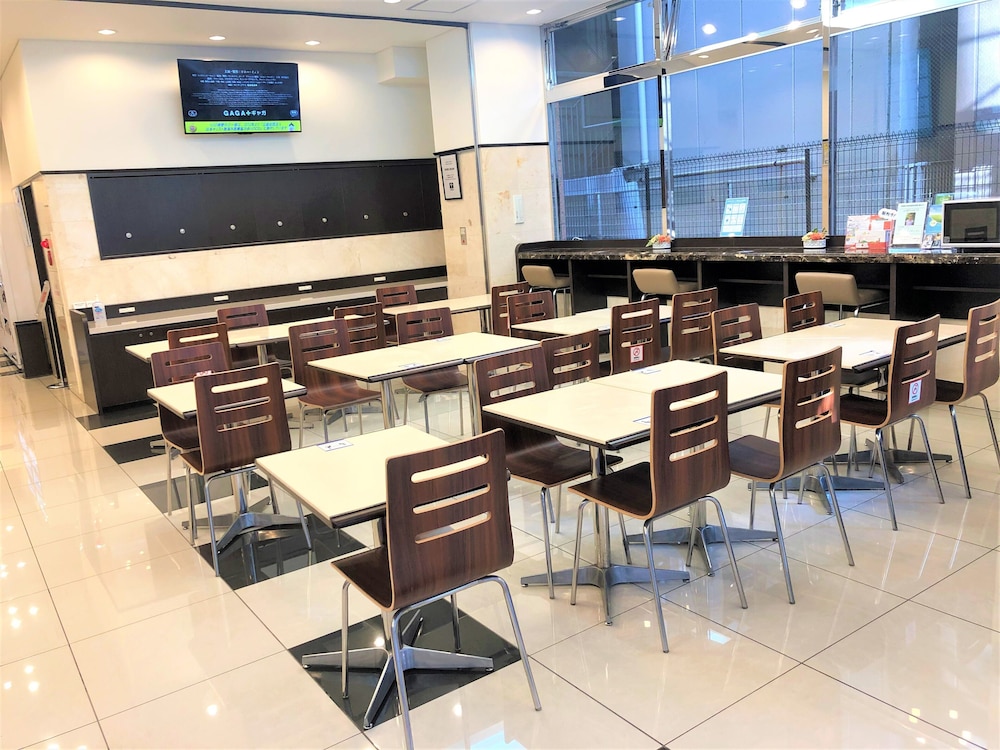 東横 INN 新宿御苑前駅 3 番出口 東京