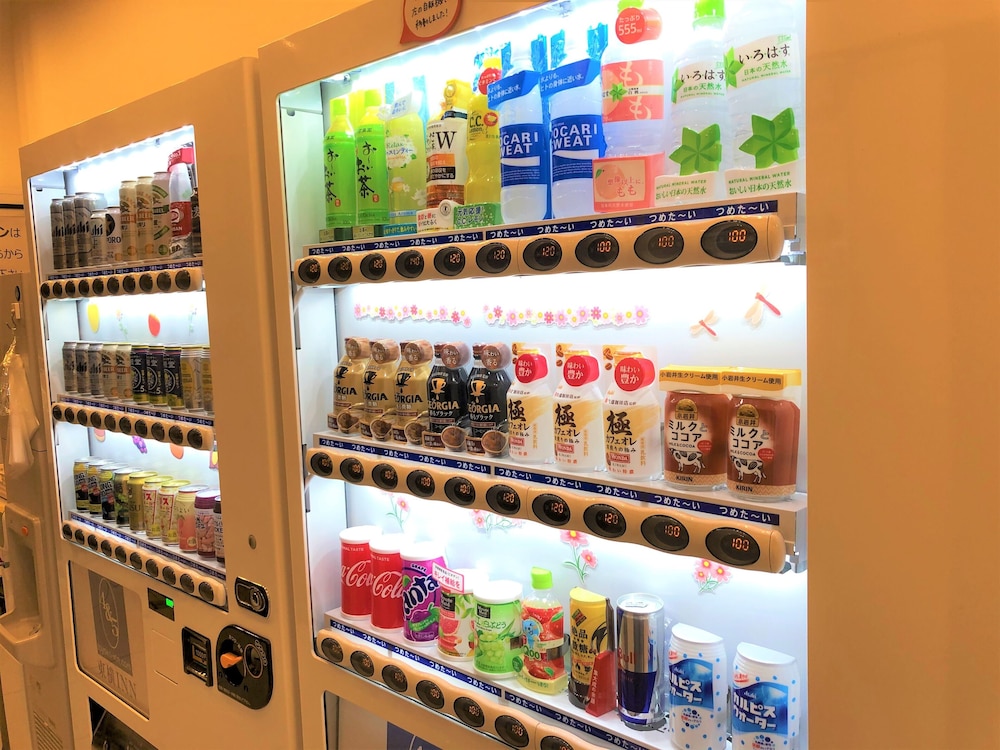 東横 INN 新宿御苑前駅 3 番出口 東京