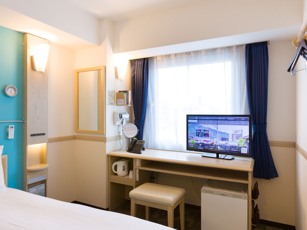 東横 INN 新宿御苑前駅 3 番出口 東京