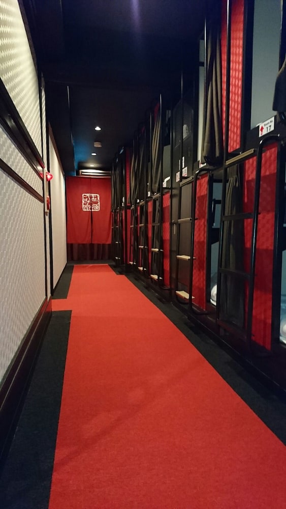 カプセルホテル はたごや 東京