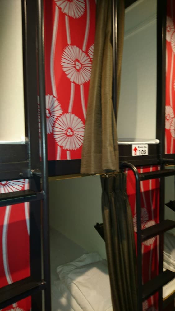 カプセルホテル はたごや 東京