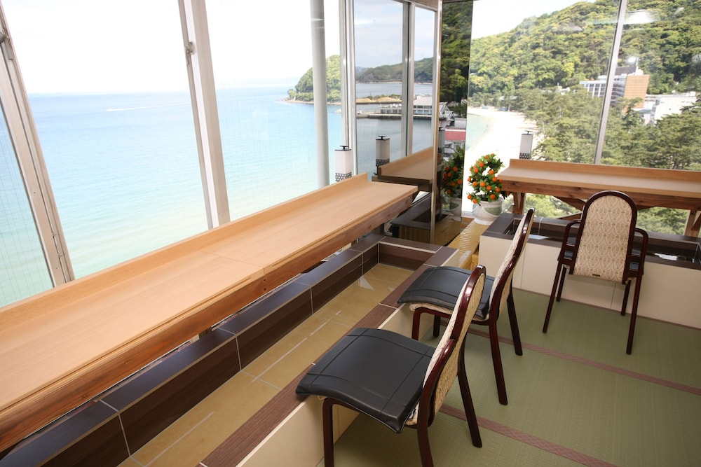 海月館 神戸