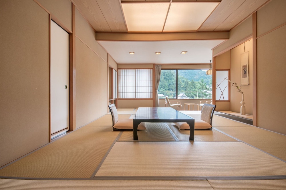 有馬温泉 高山荘 華野 –大人限定 神戸