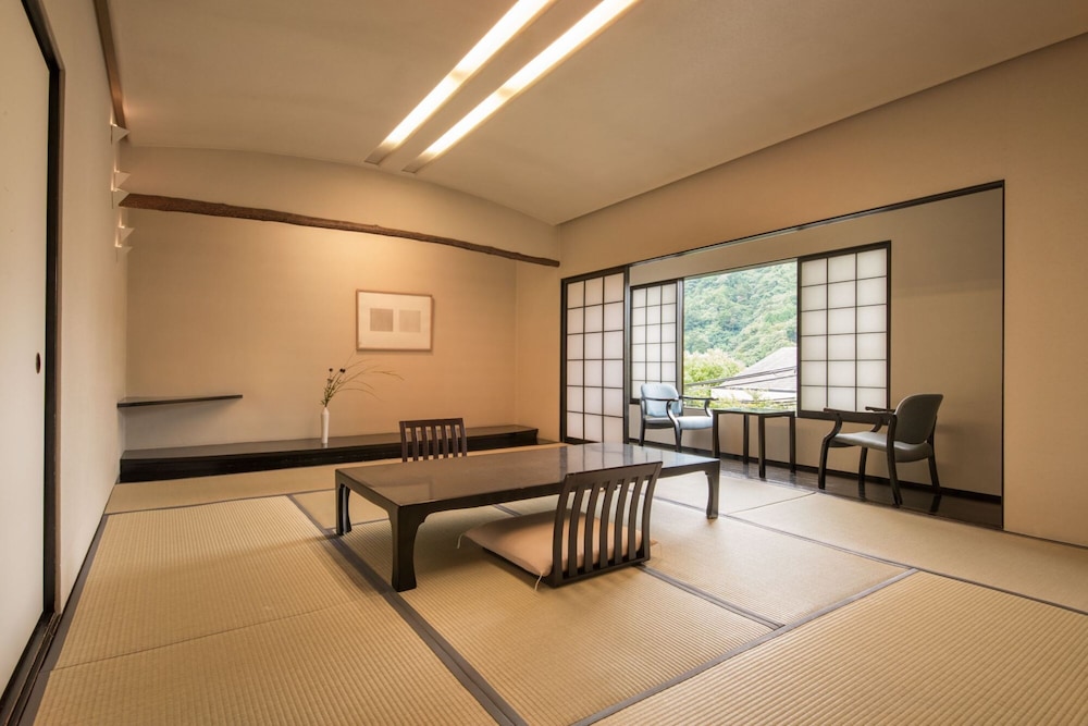 有馬温泉 高山荘 華野 –大人限定 神戸