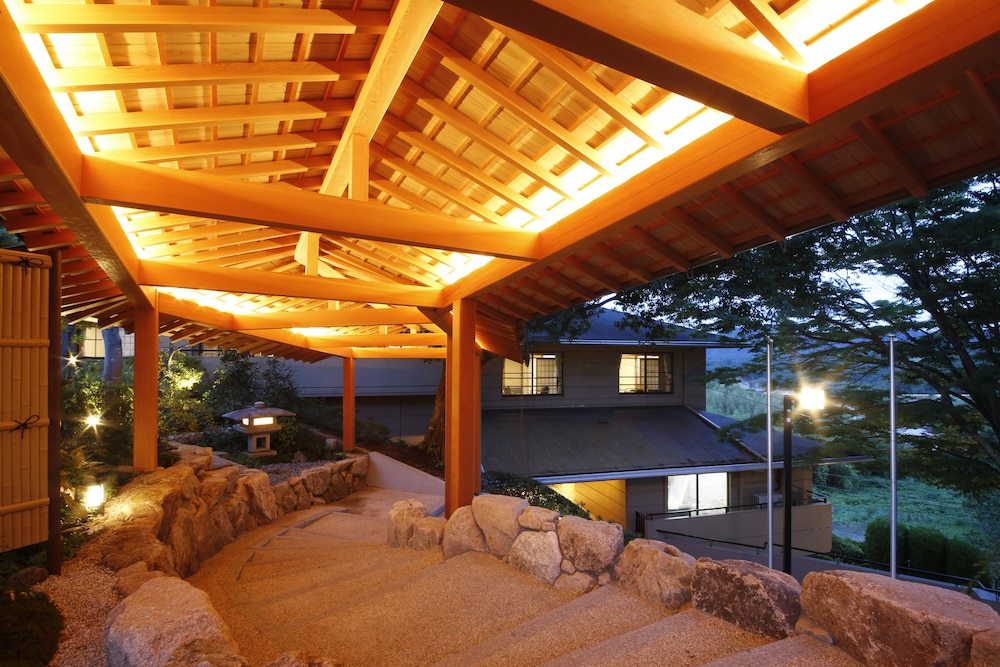 SPA TERRACE 紫翠 神戸