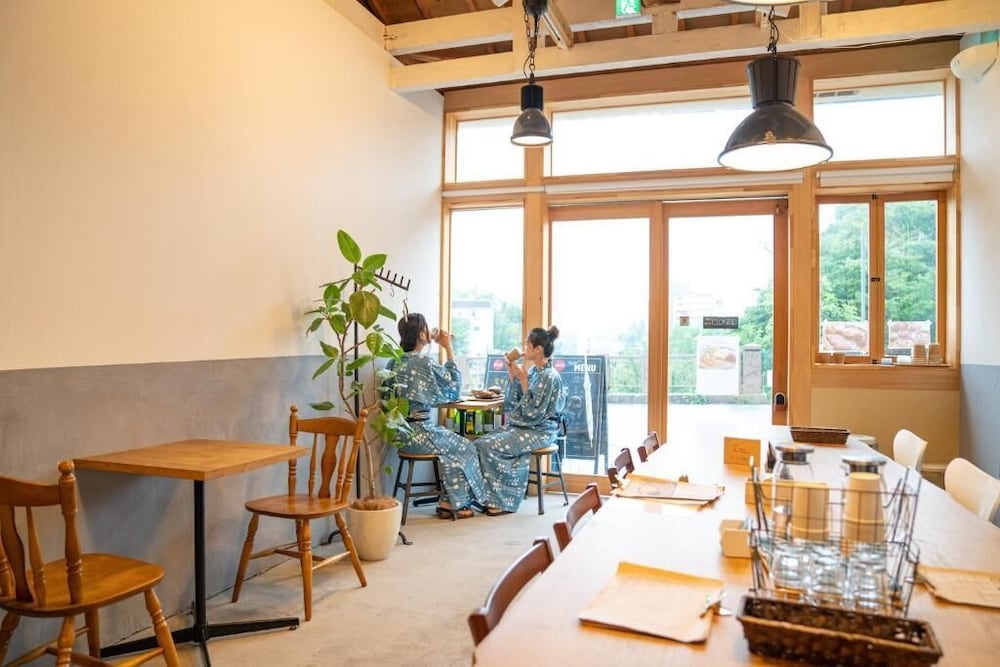 BRÜCKE HOSTEL&CAFE ARIMA KOBE 神戸