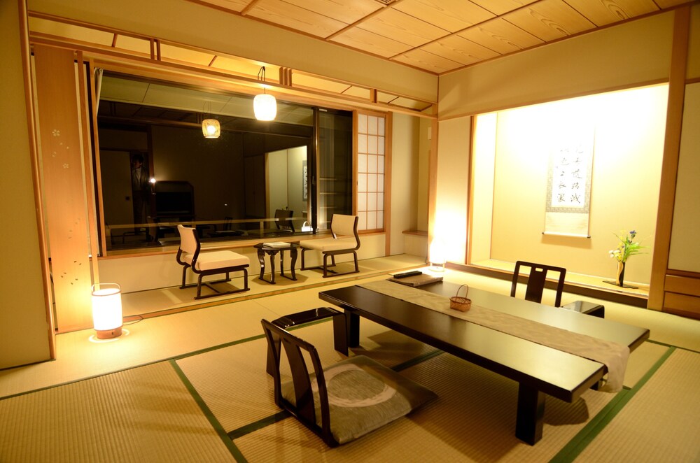 市川別館 晴観荘 箱根