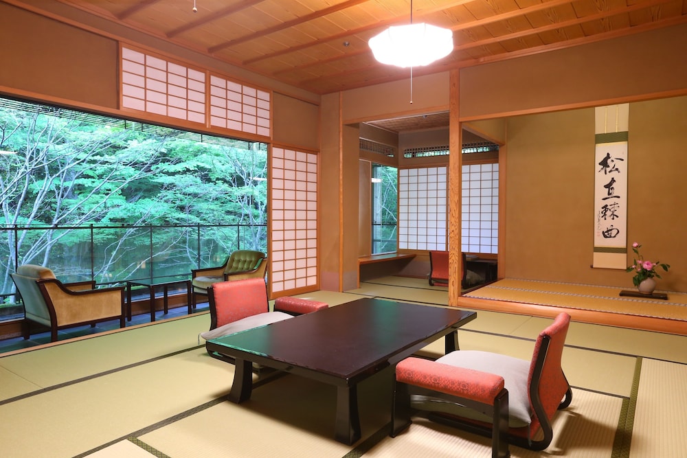 海石榴 (つばき) 箱根