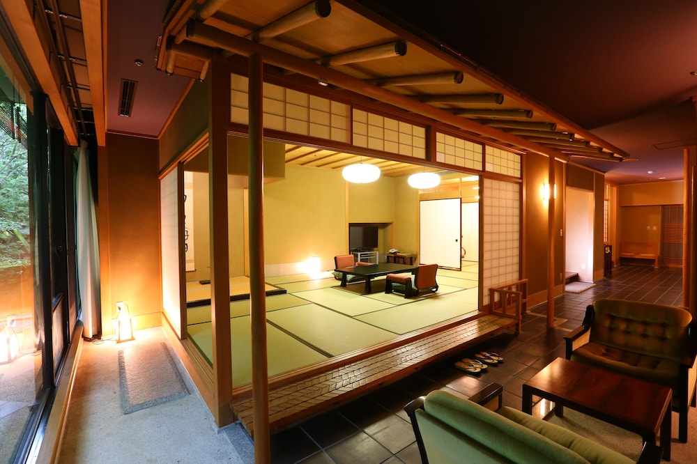 海石榴 (つばき) 箱根