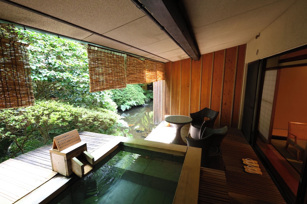 海石榴 (つばき) 箱根