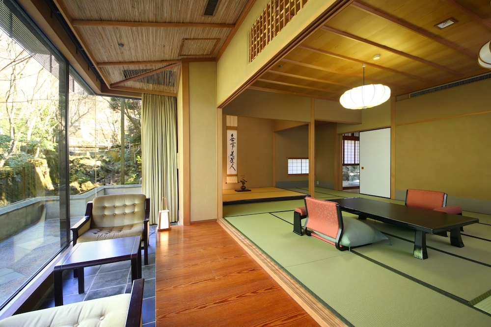 海石榴 (つばき) 箱根
