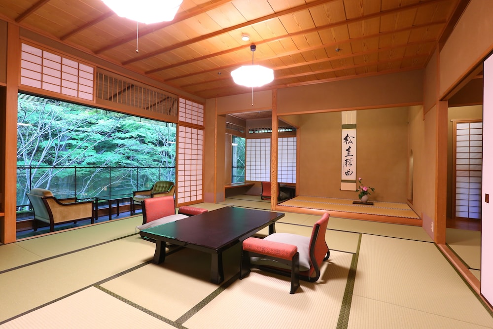 海石榴 (つばき) 箱根