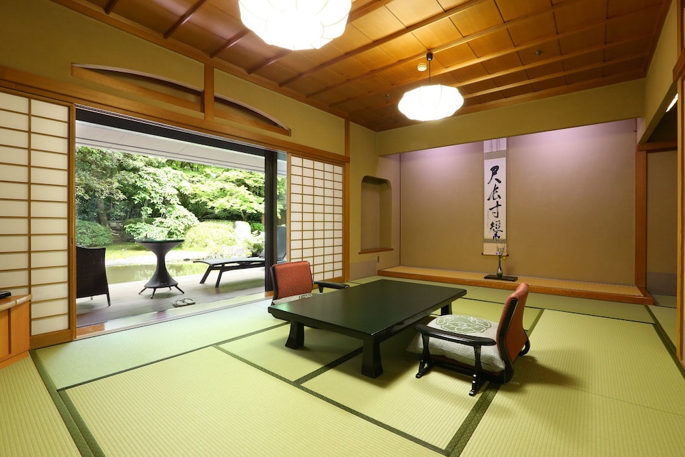 海石榴 (つばき) 箱根