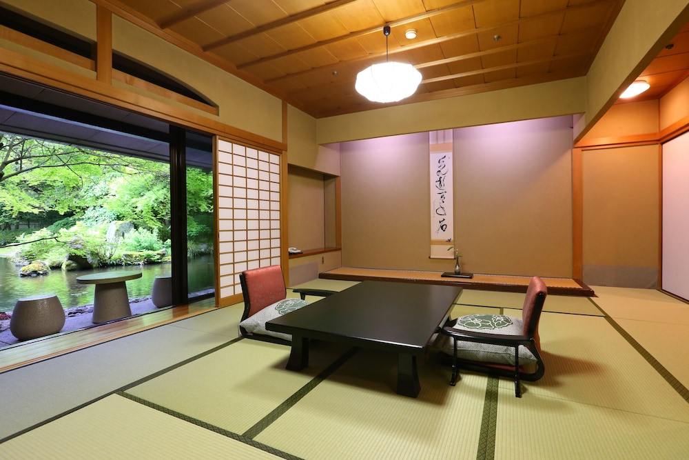 海石榴 (つばき) 箱根