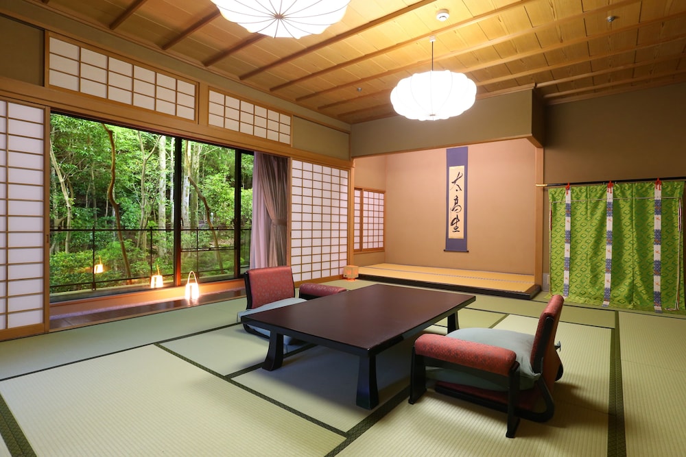 海石榴 (つばき) 箱根