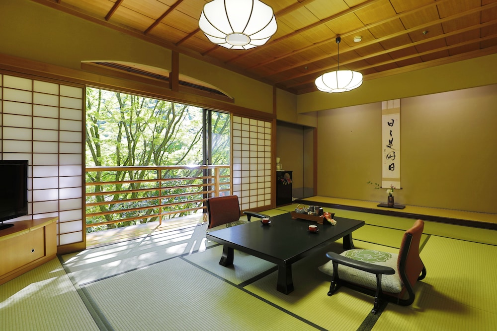 海石榴 (つばき) 箱根