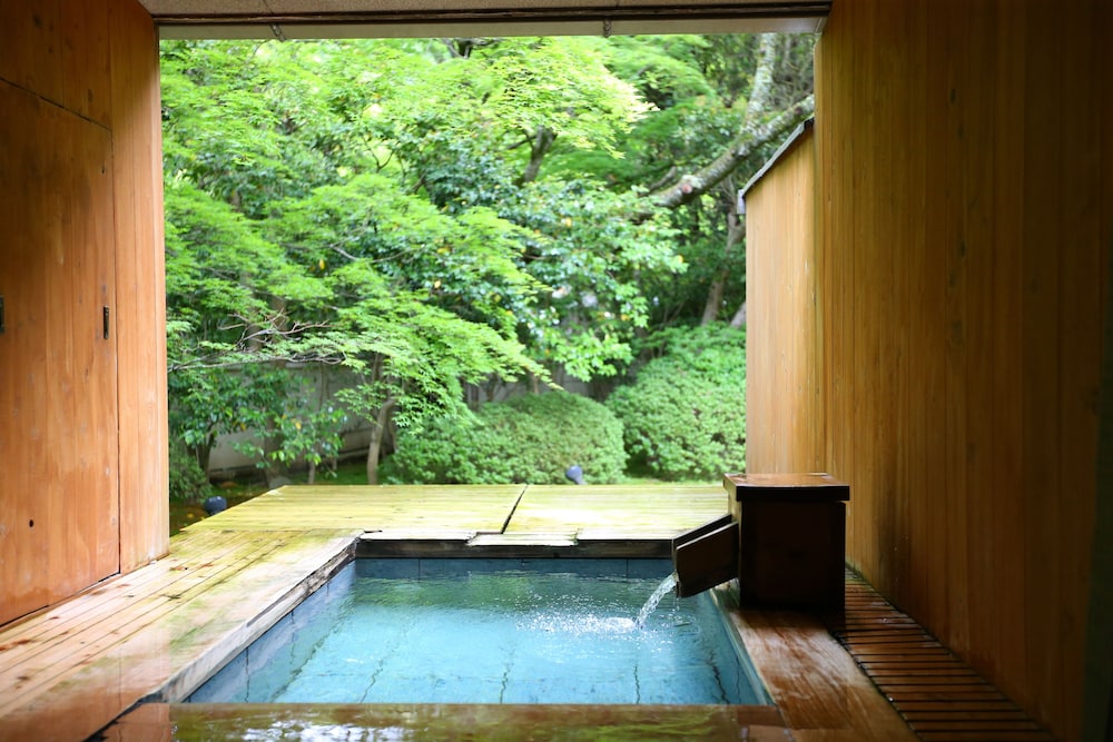 海石榴 (つばき) 箱根