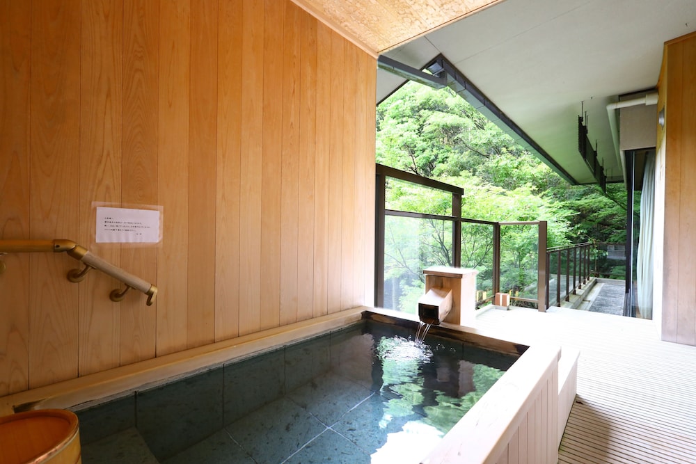 海石榴 (つばき) 箱根