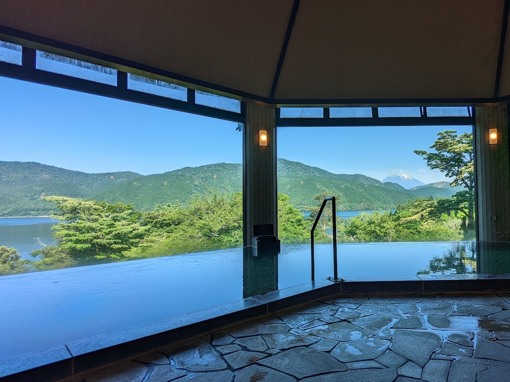 龍宮殿 箱根