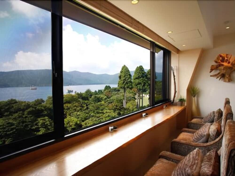 箱根・芦ノ湖畔 山のホテル 箱根