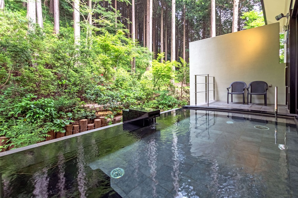 箱根・芦ノ湖畔 山のホテル 箱根