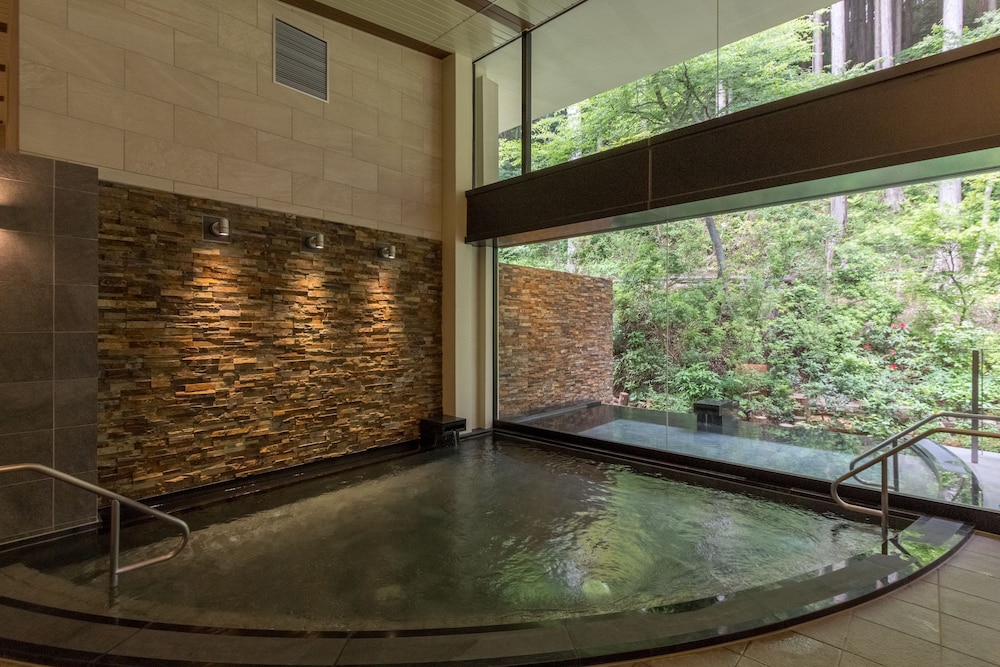 箱根・芦ノ湖畔 山のホテル 箱根