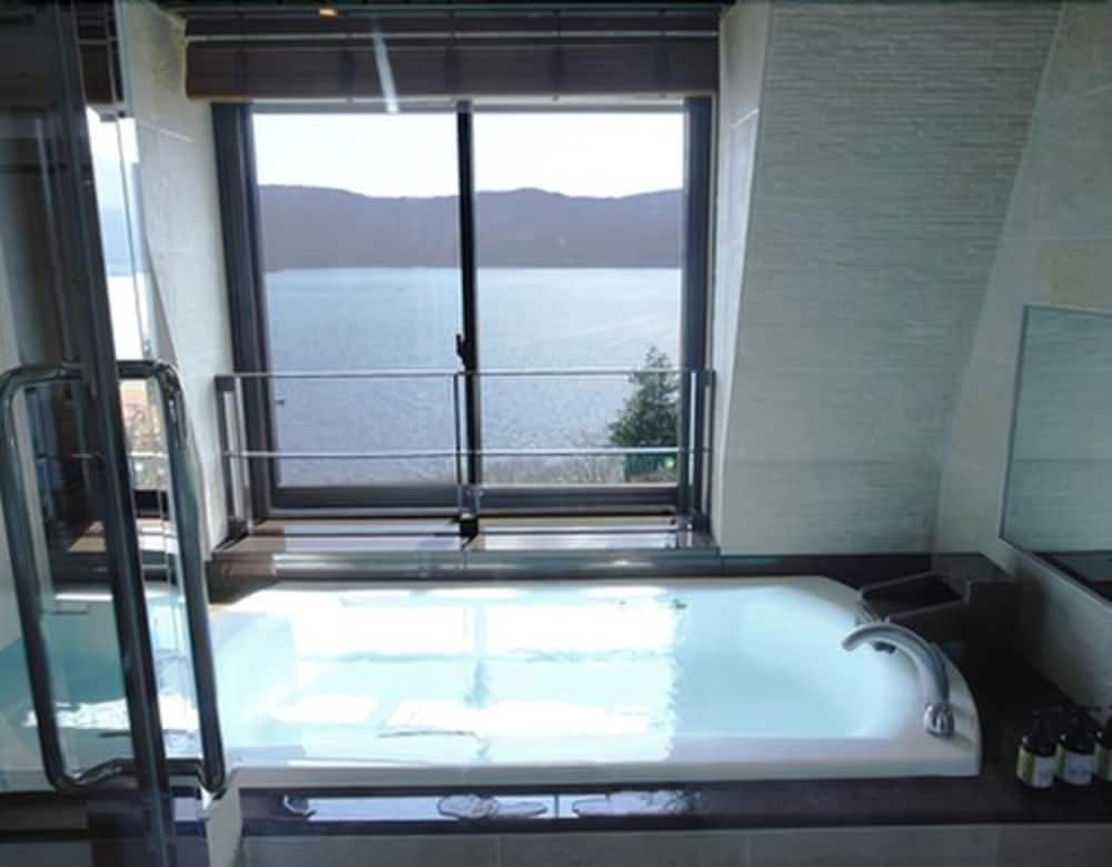 箱根・芦ノ湖畔 山のホテル 箱根