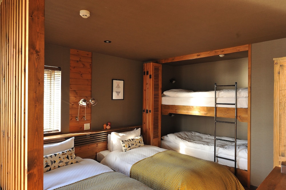 BOX HOTEL FROM BIZAN 箱根