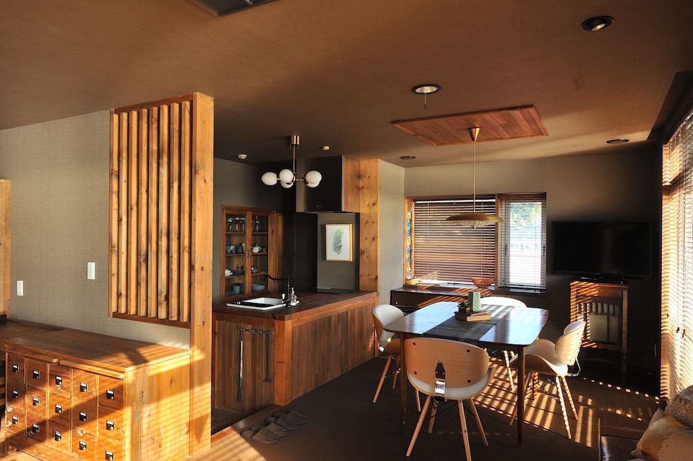 BOX HOTEL FROM BIZAN 箱根