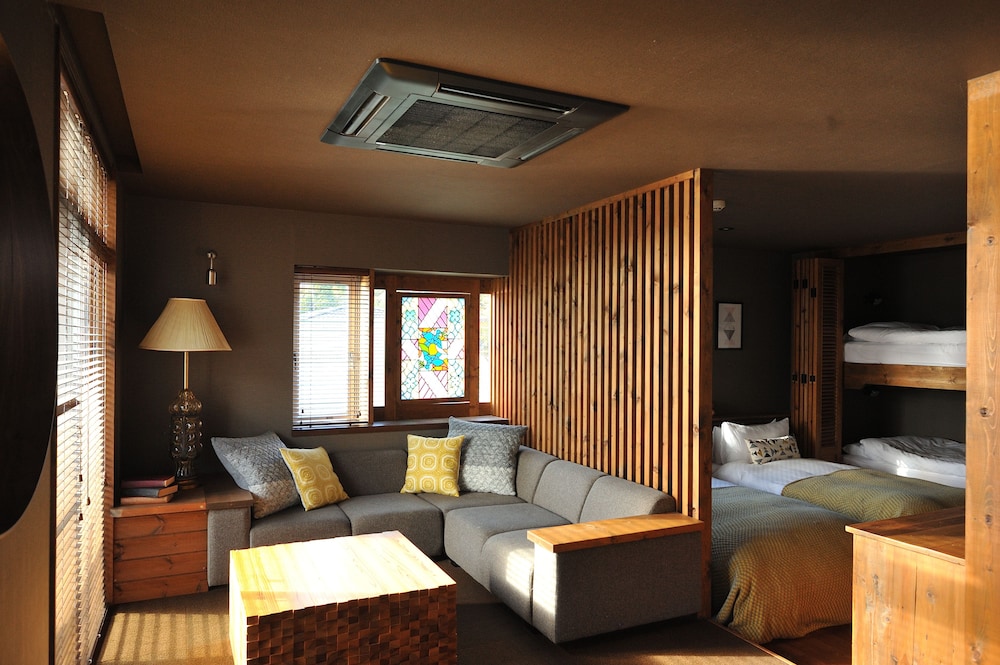 BOX HOTEL FROM BIZAN 箱根