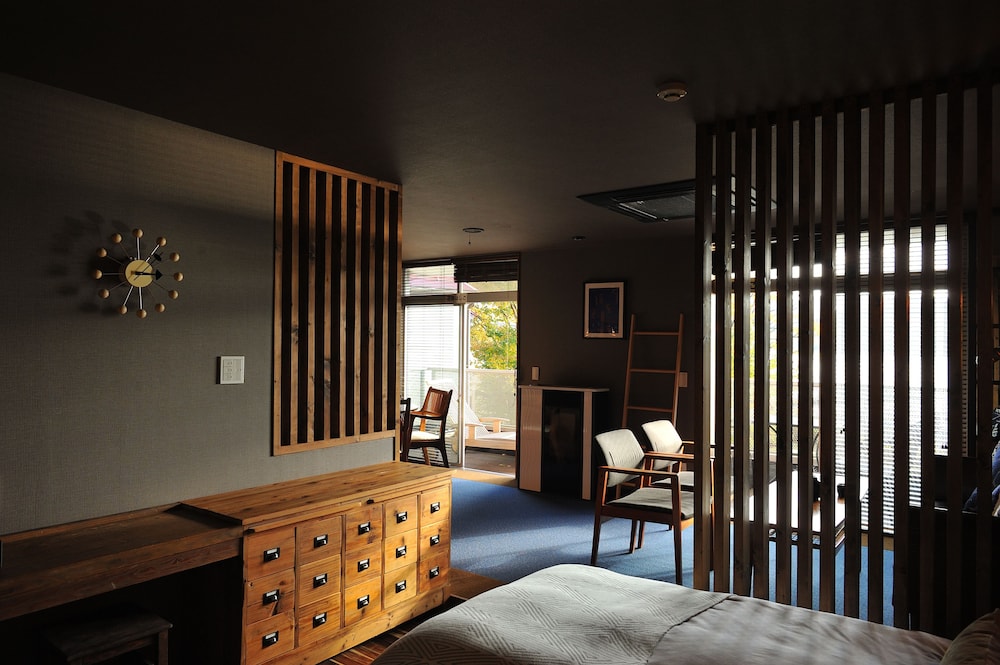 BOX HOTEL FROM BIZAN 箱根
