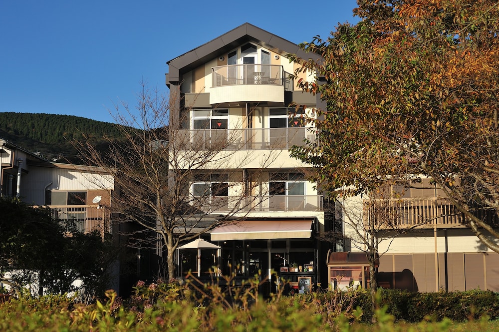 BOX HOTEL FROM BIZAN 箱根