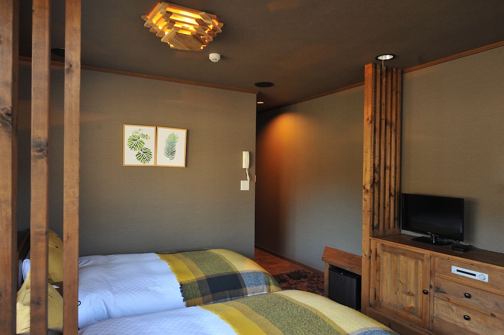 BOX HOTEL FROM BIZAN 箱根