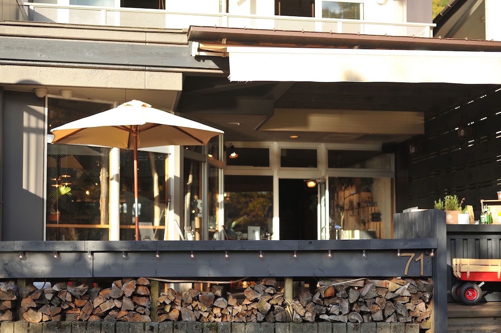 BOX HOTEL FROM BIZAN 箱根