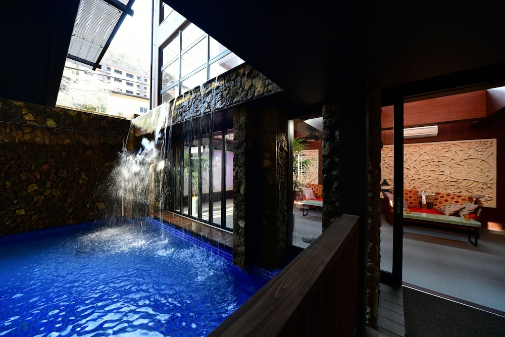 箱根藍瑠 箱根
