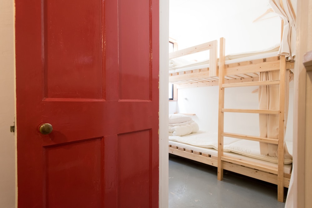 PLUMHOSTEL 箱根