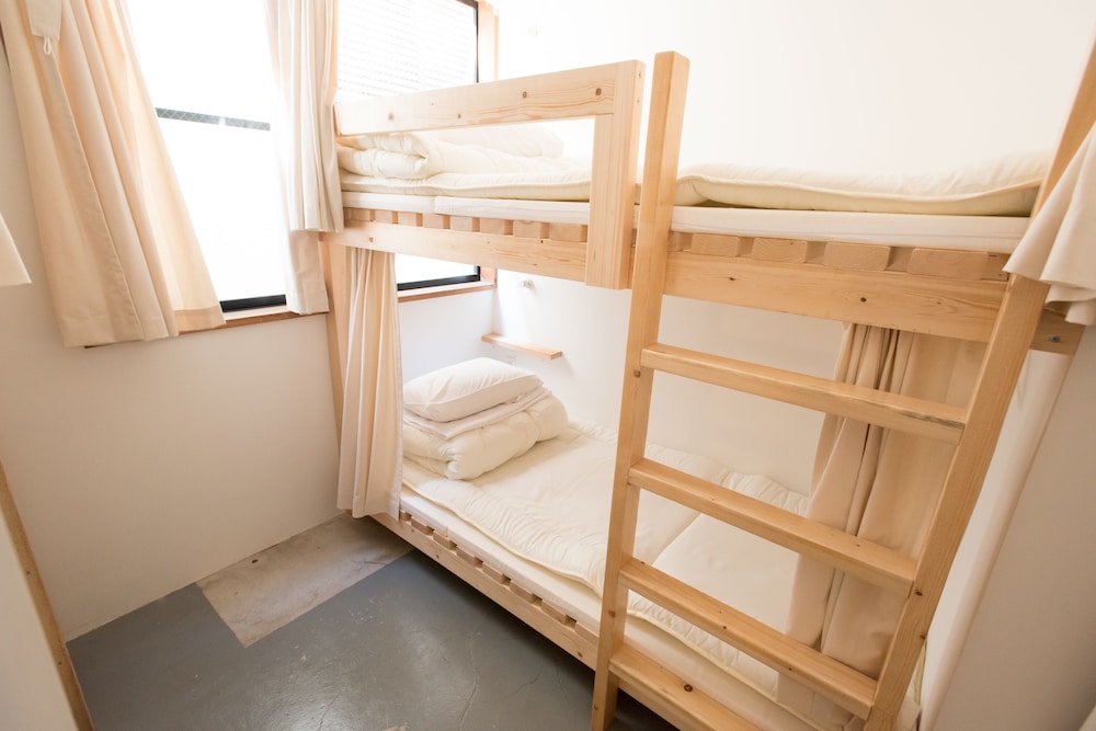 PLUMHOSTEL 箱根